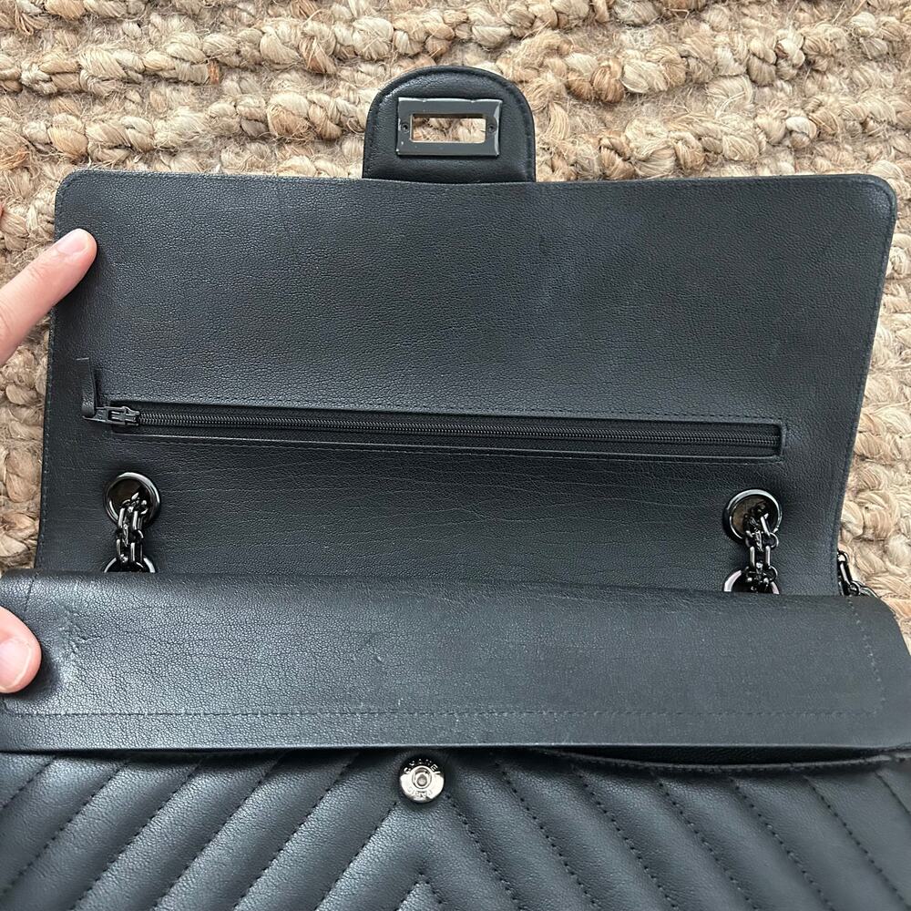 Chanel Reissue 226 Black Chevron Calfskin All Black HW Limited Full Set - Picture 16 of 16